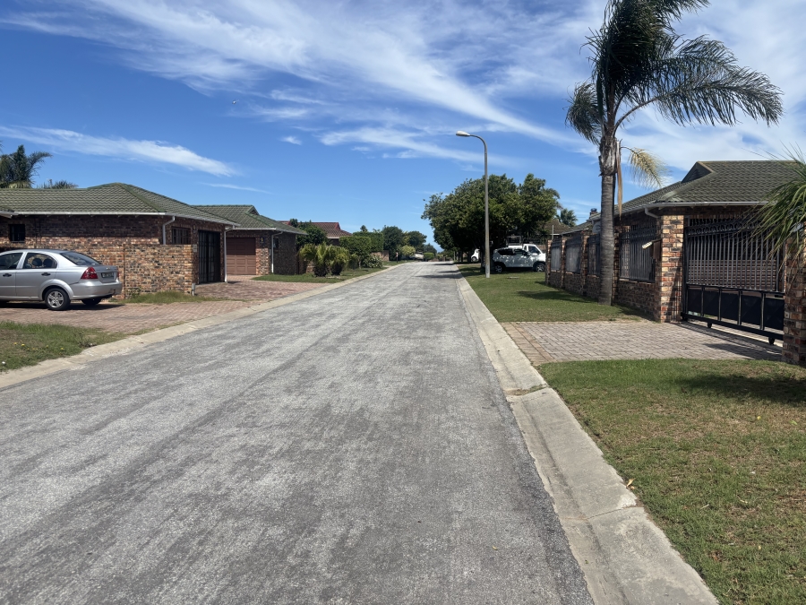 2 Bedroom Property for Sale in Summerstrand Eastern Cape